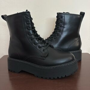 Steve Madden Bettyy Platform Boots, Black